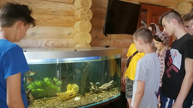 Воспитанники Кинешемского детского дома побывали в церкви Димитрия Солунского фото 5