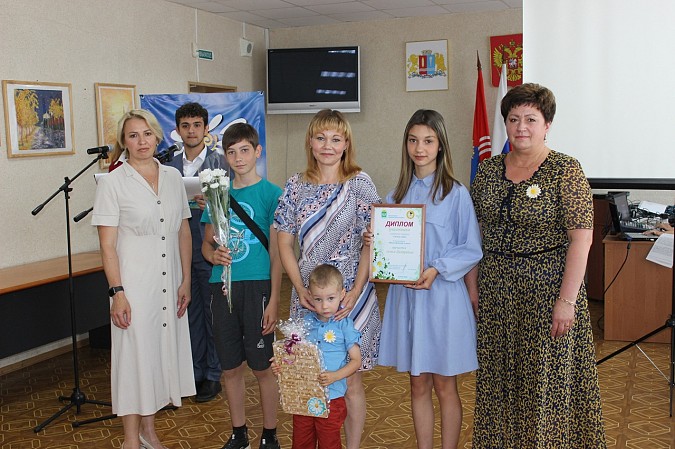 В Кинешме чествовали победителей и участников конкурса «Семья года» фото 4