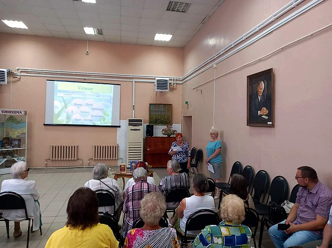 Депутат облдумы Владимир Любимов поздравил чету Соловьёвых с 50-летием свадьбы фото 2