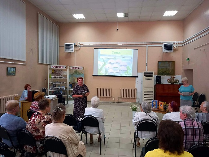 Депутат облдумы Владимир Любимов поздравил чету Соловьёвых с 50-летием свадьбы фото 3