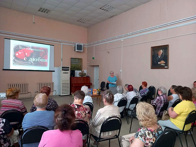 Депутат облдумы Владимир Любимов поздравил чету Соловьёвых с 50-летием свадьбы фото 5