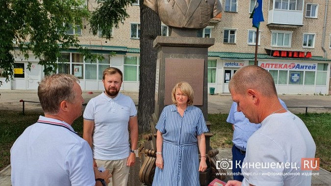 В Кинешме чествовали бизнесменов, помогающих землякам-десантникам на Украине фото 8