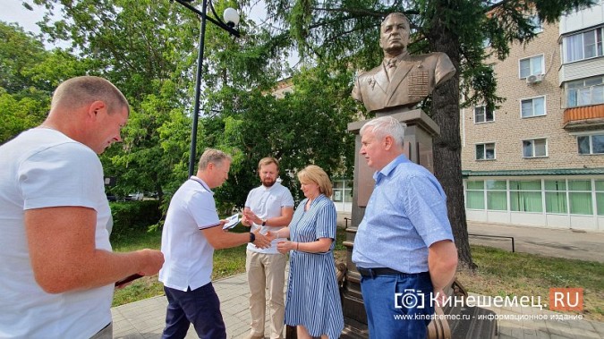 В Кинешме чествовали бизнесменов, помогающих землякам-десантникам на Украине фото 10