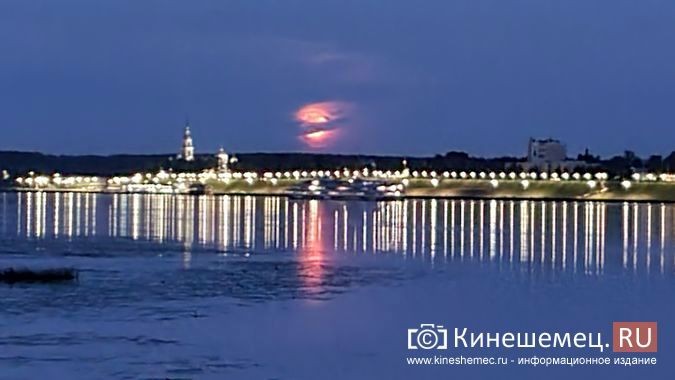 В ночь с 13 на 14 июля жители Кинешмы наблюдали суперлуние фото 2