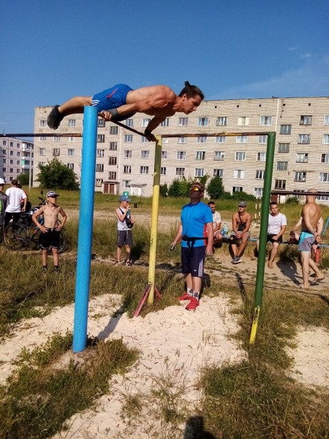 Уличные гимнасты  из Иванова, Кинешмы и Наволок собрались в городе на Волге на турнире по воркауту фото 19