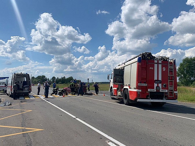 В Приволжском районе после столкновения с иномаркой перевернулась маршрутка фото 5