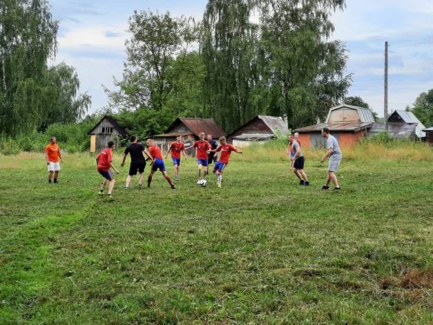 Сотрудники ИК-4 сыграли в футбол с воспитанниками кинешемского детского дома фото 5