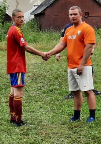 Сотрудники ИК-4 сыграли в футбол с воспитанниками кинешемского детского дома фото 2