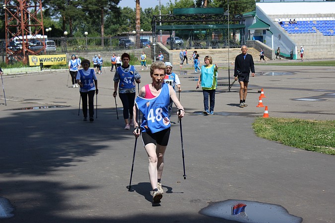 В Кинешме проходит зональный этап областного фестиваля скандинавской ходьбы фото 3