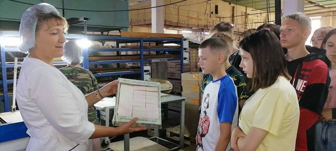 Ребята Кинешемского детского дома увидели, как работают кондитеры фото 2