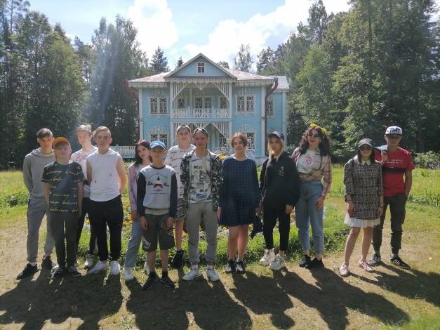 Воспитанники Кинешемского детского дома посетили усадьбу А.Н. Островского фото 7