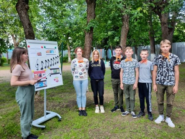 В Кинешемском детском доме состоялось музыкальное шоу «Караоке в картинках» фото 11