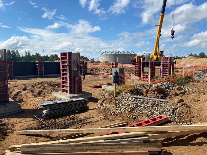 На новых очистных сооружениях Кинешмы строят административно-бытовые здания и КПП фото 3