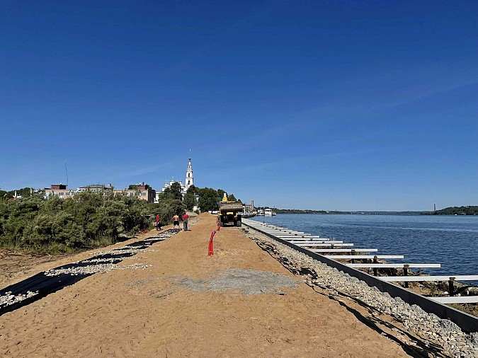 В Кинешме продолжается благоустройство стрелки у Никольского моста фото 2