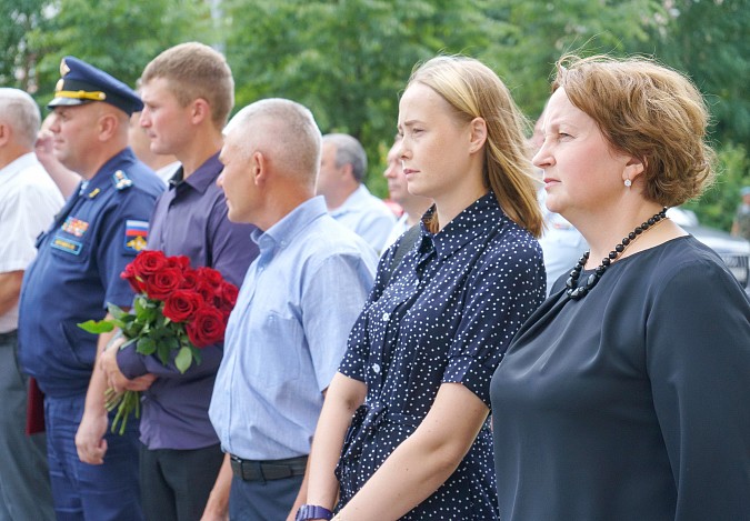 В Иванове открыли памятную доску десантнику, Герою России Владимиру Зозулину фото 3