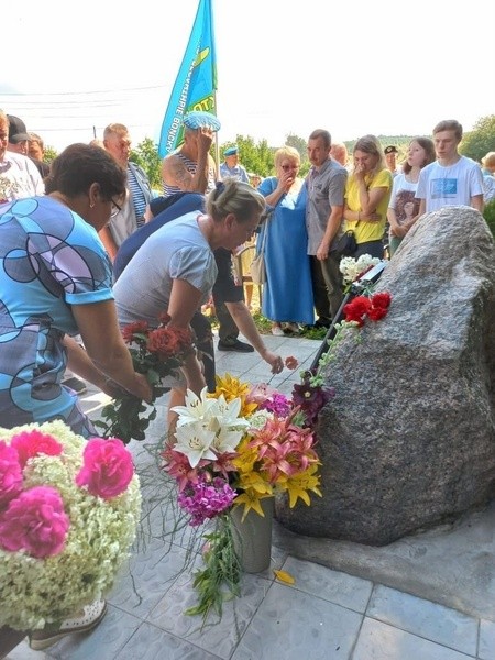 В Заволжском районе увековечили имя погибшего на Украине десантника Юрия Аристова фото 4