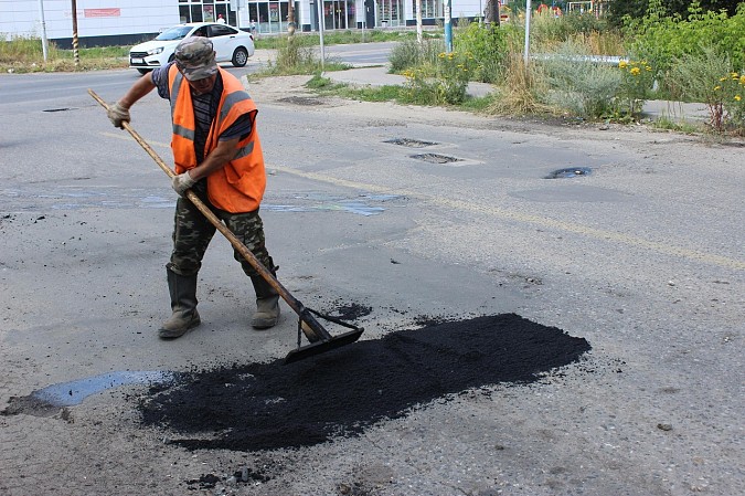 В Кинешме продолжается ямочный ремонт городских дорог фото 3