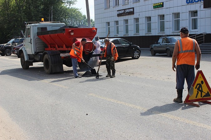 В Кинешме продолжается ямочный ремонт городских дорог фото 5