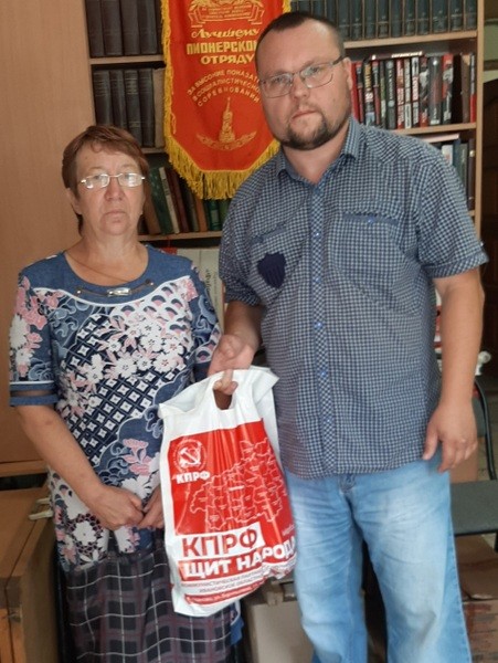 Депутат от КПРФ Владимир Любимов оказал помощь лишившейся крова семье Баскаковых фото 2