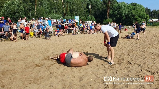 На городском пляже Кинешмы прошли соревнования по панкратиону ко Дню сотрудника органов следствия фото 21