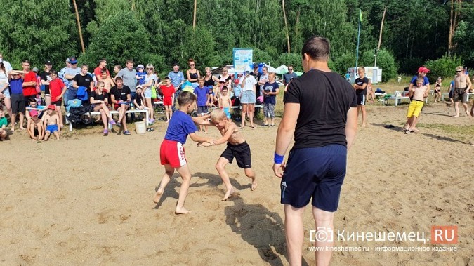 На городском пляже Кинешмы прошли соревнования по панкратиону ко Дню сотрудника органов следствия фото 7