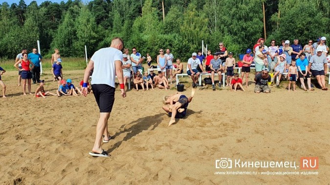 На городском пляже Кинешмы прошли соревнования по панкратиону ко Дню сотрудника органов следствия фото 16