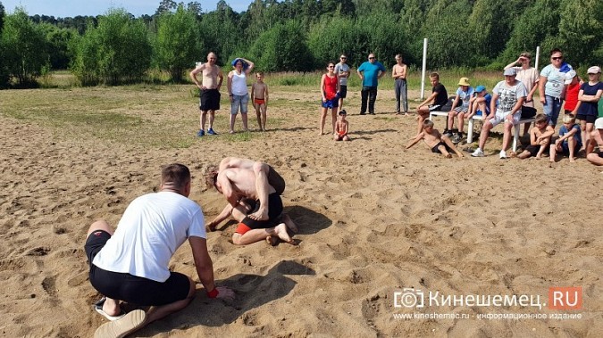 На городском пляже Кинешмы прошли соревнования по панкратиону ко Дню сотрудника органов следствия фото 24