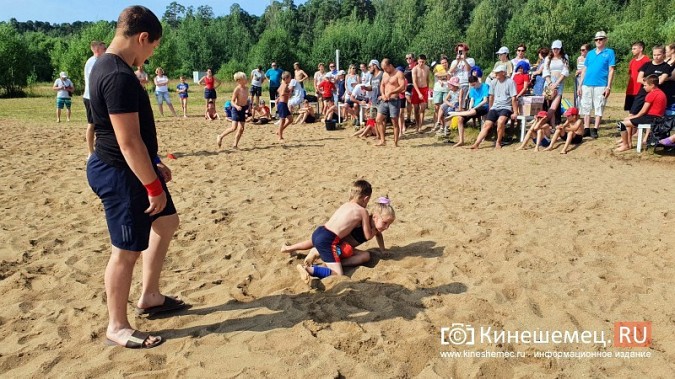 На городском пляже Кинешмы прошли соревнования по панкратиону ко Дню сотрудника органов следствия фото 18