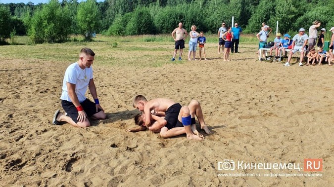На городском пляже Кинешмы прошли соревнования по панкратиону ко Дню сотрудника органов следствия фото 9