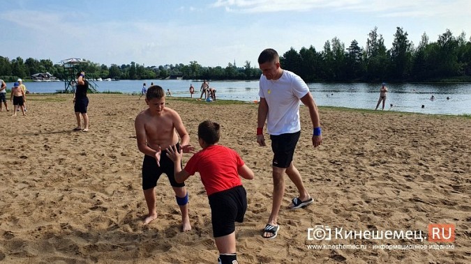 На городском пляже Кинешмы прошли соревнования по панкратиону ко Дню сотрудника органов следствия фото 10