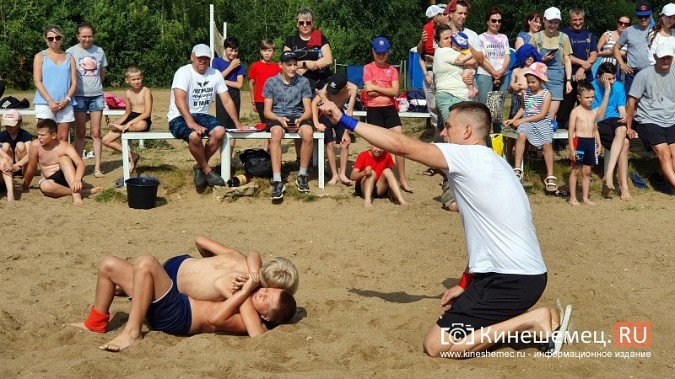 На городском пляже Кинешмы прошли соревнования по панкратиону ко Дню сотрудника органов следствия фото 17