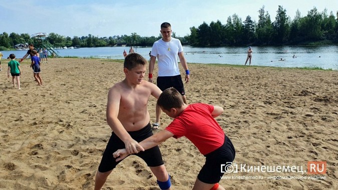 На городском пляже Кинешмы прошли соревнования по панкратиону ко Дню сотрудника органов следствия фото 12