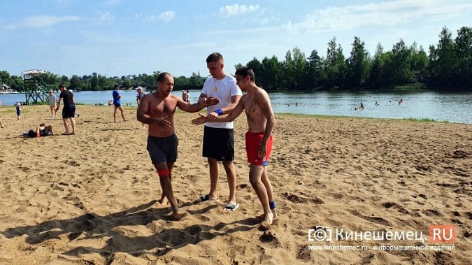 На городском пляже Кинешмы прошли соревнования по панкратиону ко Дню сотрудника органов следствия фото 22