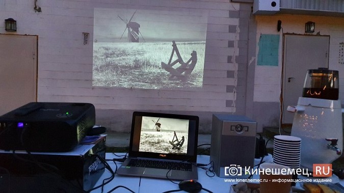 В Кинешме состоялся невероятно атмосферный уличный показ фильма Андрея Тарковского фото 9