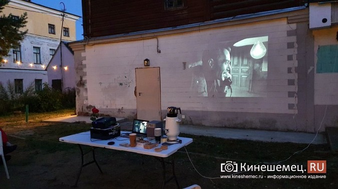 В Кинешме состоялся невероятно атмосферный уличный показ фильма Андрея Тарковского фото 13