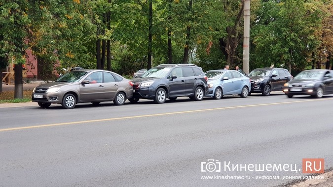 ДТП с участием 4 авто на ул.Вичугской в Кинешме фото 2