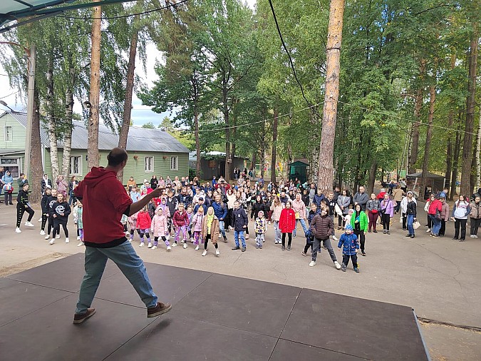 В центральном парке Кинешмы школьников знакомили с разными профессиями фото 3