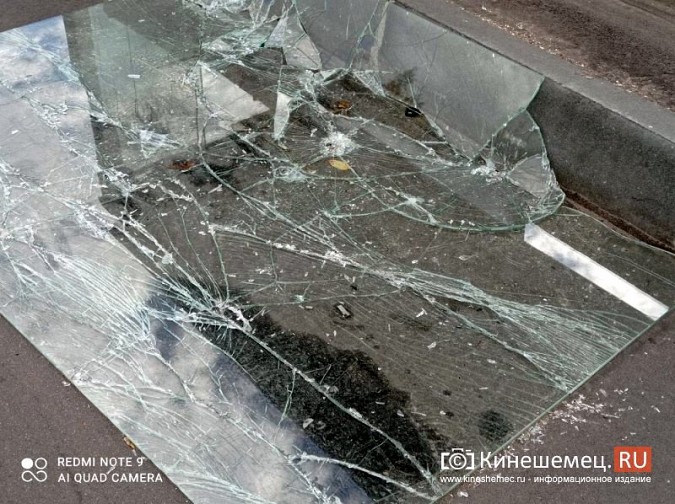 В Кинешме вандалы разгромили новую остановку на «Автоагрегате» фото 8