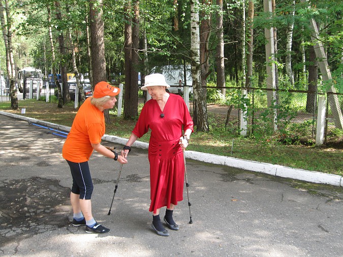 Скандинавская ходьба полюбилась кинешемским пенсионерам фото 5