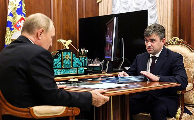 Владимир Путин провёл рабочую встречу с губернатором Ивановской области Станиславом Воскресенским фото 3