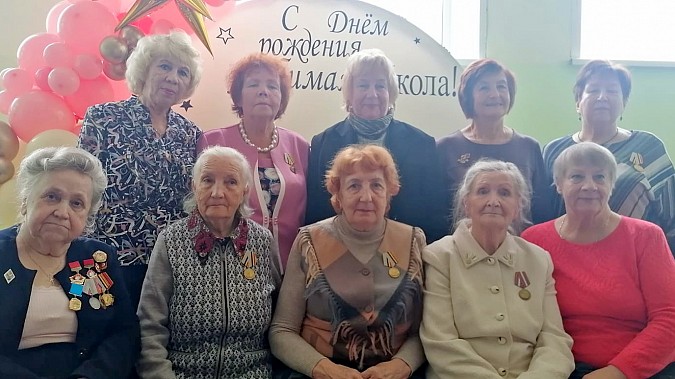 Кинешемским учителям-ветеранам вручили медали в честь 300-летия рождения Ломоносова фото 6