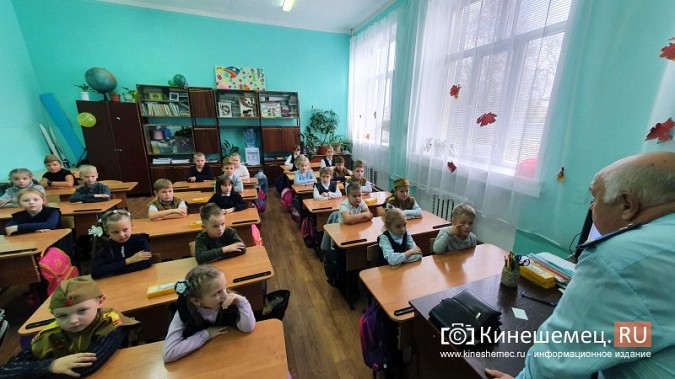 Дети школы №1 передали рисунки землякам - участникам спецоперации на Украине фото 3