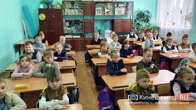 Дети школы №1 передали рисунки землякам - участникам спецоперации на Украине фото 13