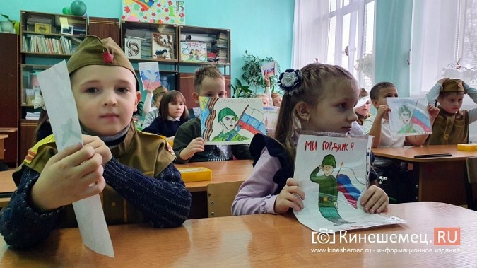 Дети школы №1 передали рисунки землякам - участникам спецоперации на Украине фото 8