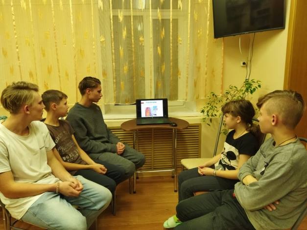 Воспитанники Кинешемского детского дома познакомились с направлением искусства «пуантилизм» фото 4