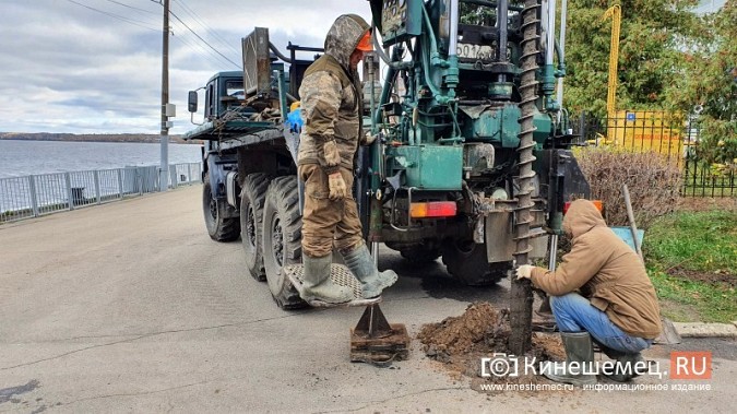 На центральном причале Кинешмы специалисты производят бурение для исследования грунта фото 2