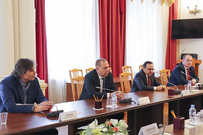 Губернатор встретился с руководителями фракций Ивановской областной Думы фото 3