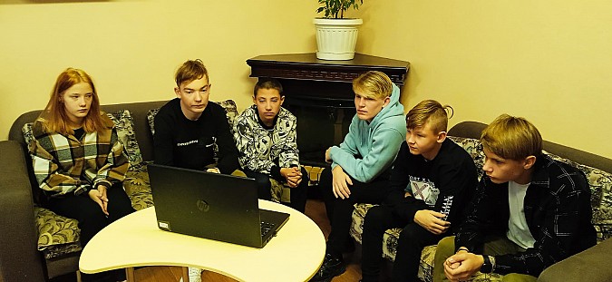 Воспитанникам Кинешемского детского дома рассказали историю появления денег фото 4