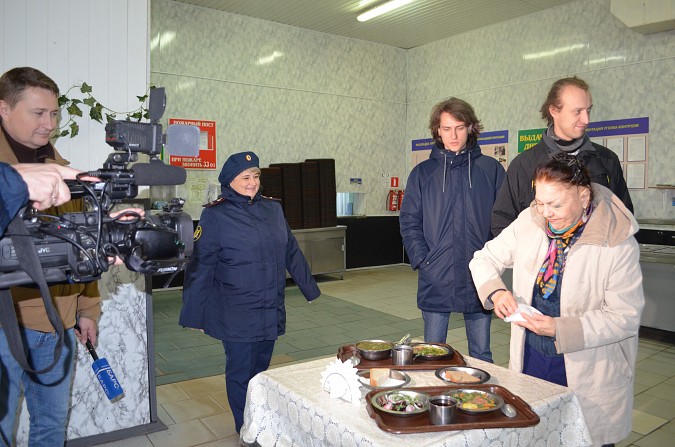 Кинешемские исправительные колонии посетили артисты Ивановского музтеатра фото 6