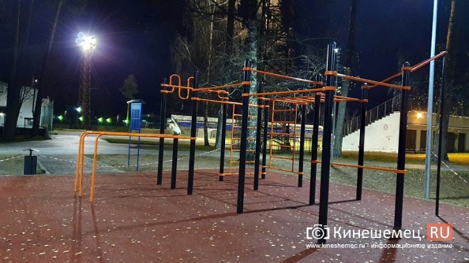 В центральном парке Кинешме восстановили освещение лыжероллерной трассы фото 11